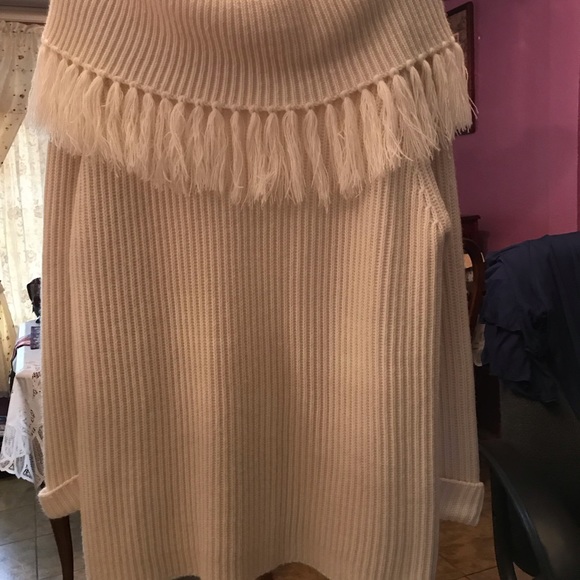 Beautiful sweater  M - Picture 2 of 3